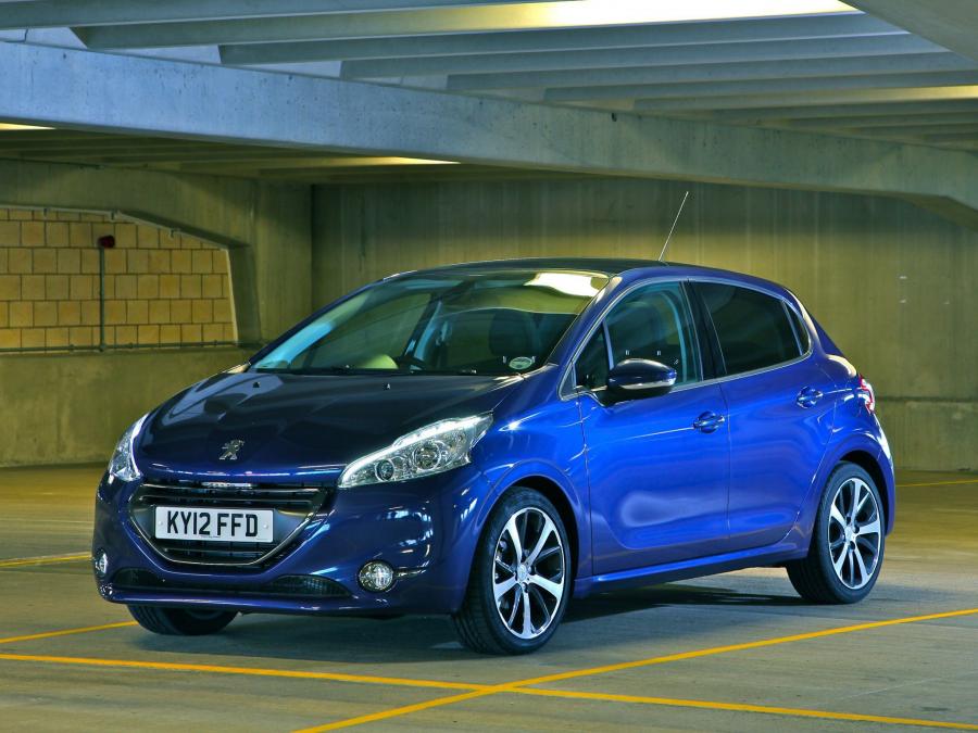 Peugeot 208 5-Door (UK) '2012